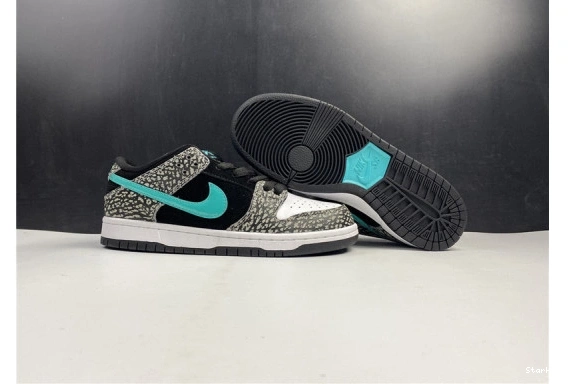 DUNK BQ6817-009 SB LOW PRO"ELEPHANT" NIKE 0212